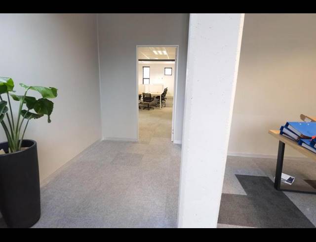 BUSINESS PROPERTY TO RENT IN LYNNWOOD